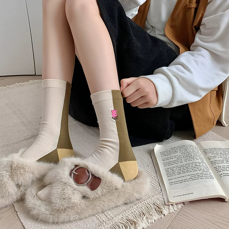 Porlsdn | Women’s Retro Cartoon Rabbit Floral Embroidered Mid-Calf Cotton Socks