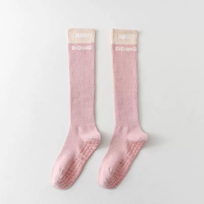 Porlsdn | Women’s Long Tube Cotton Yoga Socks – Color Block Non-Slip Pilates Floor Socks