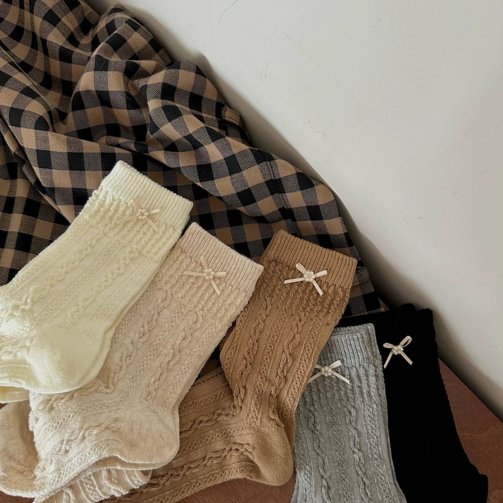 Porlsdn | Women’s Bow Detail Mid-Tube Socks with Ballet-Inspired Design